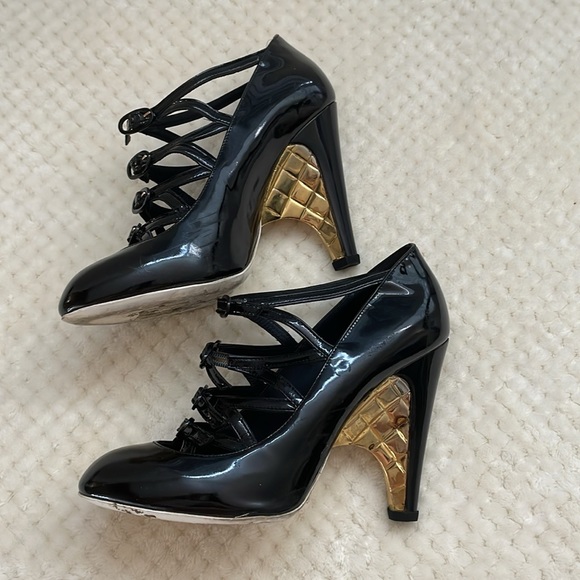 Chanel statement heels - Picture 2 of 11